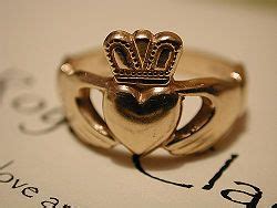 wear  claddagh ring irish ring claddagh celtic wedding rings
