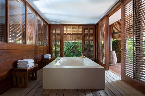 top 10 luxury resorts in bora bora french polynesia