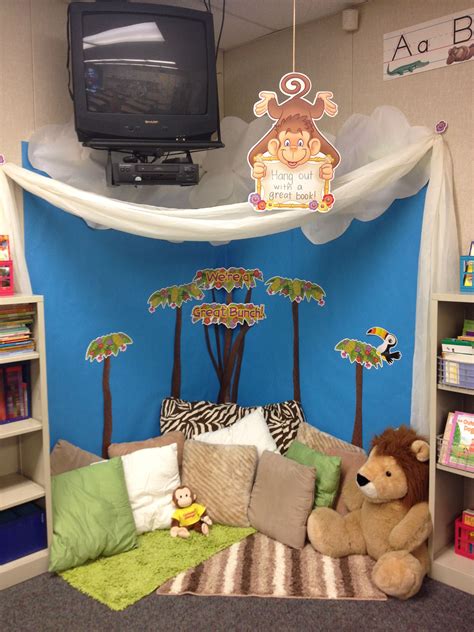 reading corner  inviting jungle theme classroom classroom layout classroom organisation