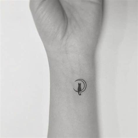 37 mini tattoos of moon and stars to bring a piece of sky