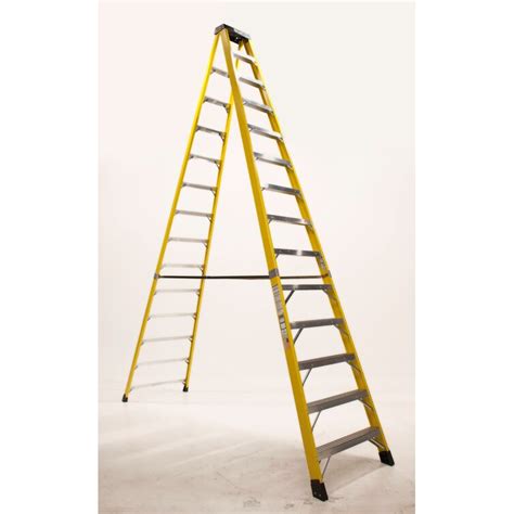 bauer corporation  ft fiberglass step ladder  lb load capacity