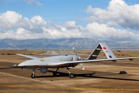 polonia compra drones armados bayraktar tb de turquia