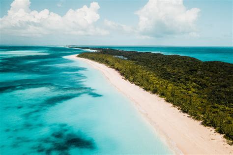 complete nassau bahamas travel guide find  lost