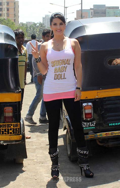 Sunny Leone Goes For An Auto Ride Entertainment Gallery News The