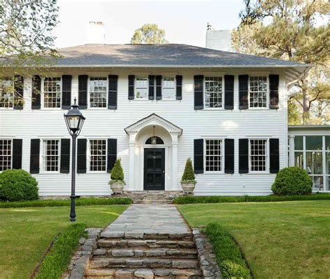 colonial house styles  enduring charm  homes gardens