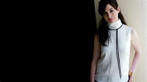 3840x2160 Anne Hathaway Beautiful Hd Pics 4k Wallpaper Hd Celebrities