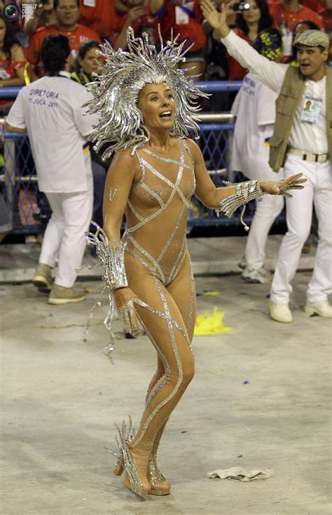 naked adriane galisteu in carnaval brazil