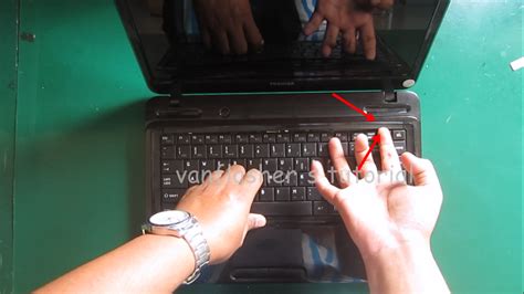 bongkar laptop toshiba satellite   delinewstv