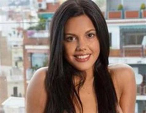 la actriz porno apolonia lapiedra se desnuda en interviú para hacer