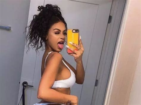 hot girls with tongues out 28 pics