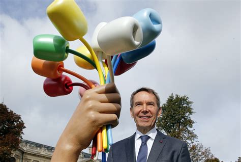 jeff koons  finally unveiled  controversial gift  paris   french public