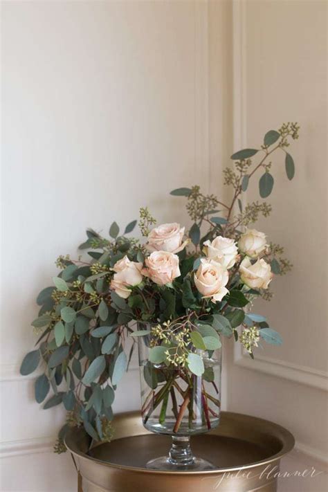 how to make simple floral arrangements
