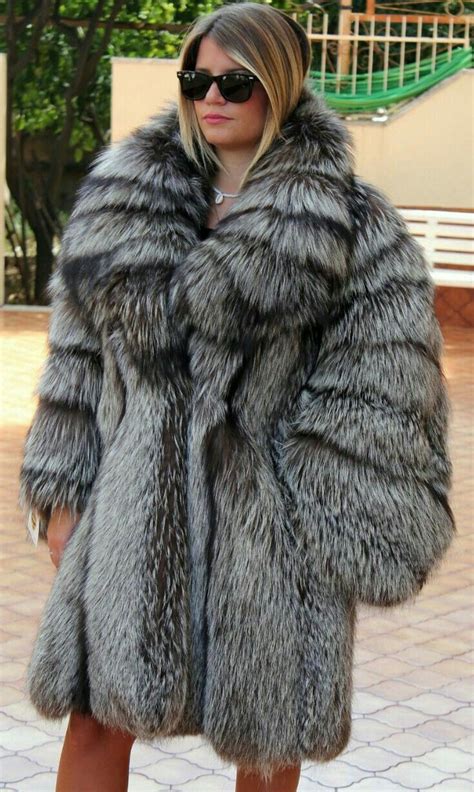 pin  katerina  abrigoschaquetas  bellas estolas fur fashion fox fur coat fashion