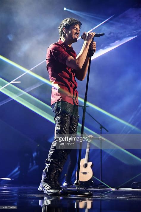 enrique iglesias performs at the mtv ema s 2014 at the