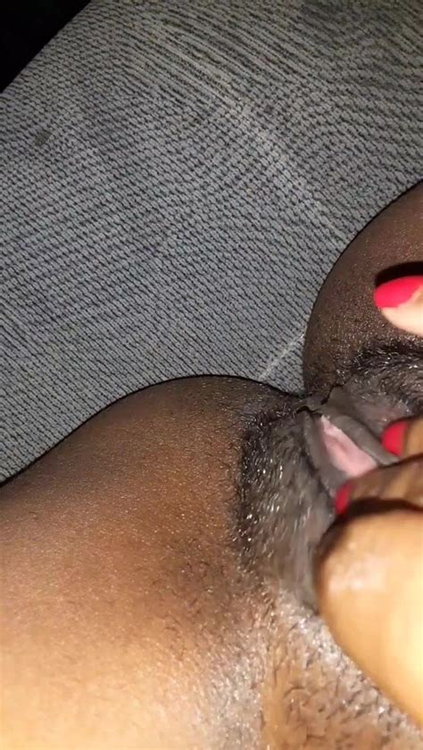 ebony pussy rubbing in car wanting to be caught hd porn