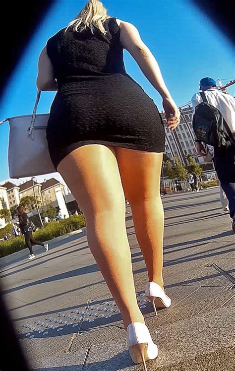 candid public legs miniskirt milf gets an upskirt wmv