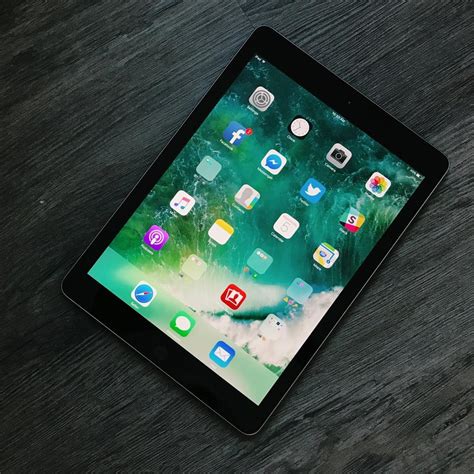 hands   latest gb   apple ipad    discount  amazon imore