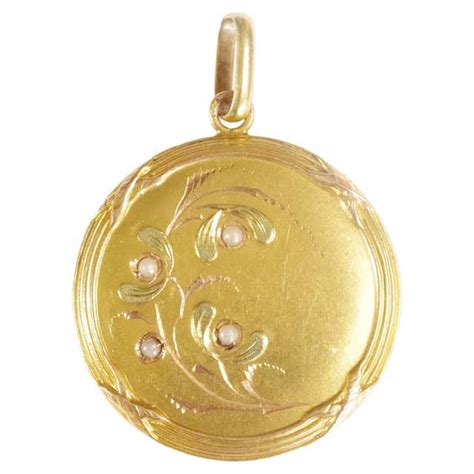 art nouveau gold medallions 11 for sale on 1stdibs gold medallions