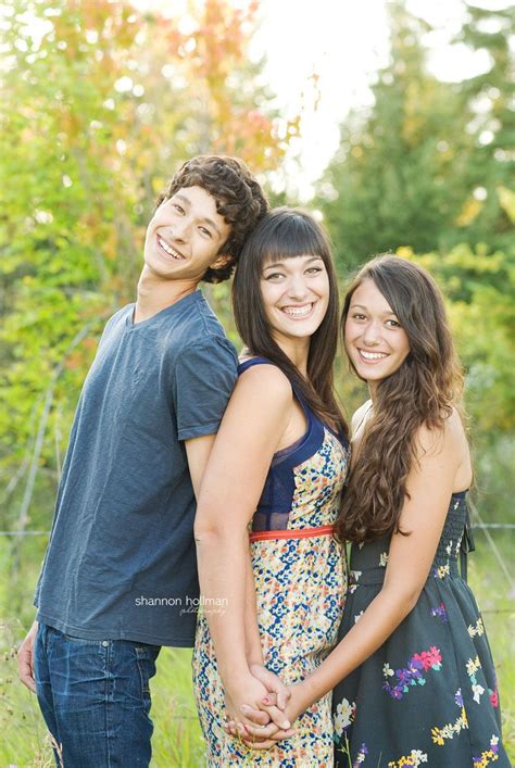 Older Sibling Photography Poses Teenage Sibling Photo Ideas Sister