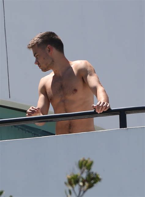 Liam Payne Is Shirtless And A Bit Sleepy Oh Yes I Am