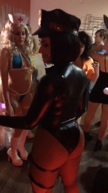demi lovato sexy 41 pics s and video thefappening