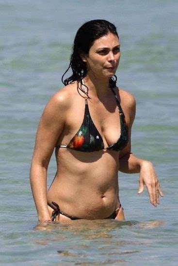 morena baccarin hot bikini pics scandal planet