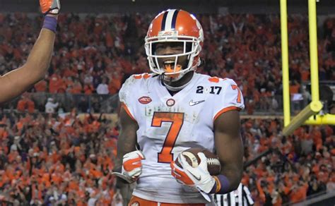 clemson wr mike williams officially declares   nfl draft fox sports