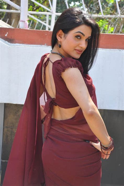 tollywood cenima actresses kavya singh sexy saree stills