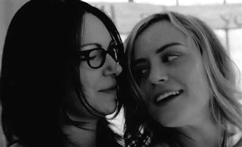 alex vause and piper chapman dancing to milkshake by kelis orange