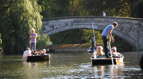 traditional punting company punting in cambridge the tourist trail