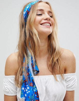 asos sjaal met blauwe bloemenprint asos