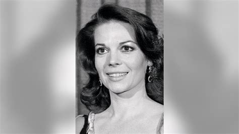 natalie wood s sister robert wagner withheld information at time of