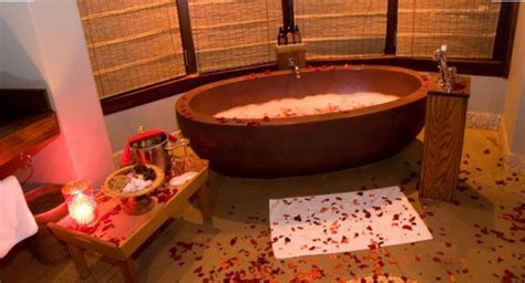 35 Romantic Bathroom Décor Ideas For Valentine’s Day Blurmark