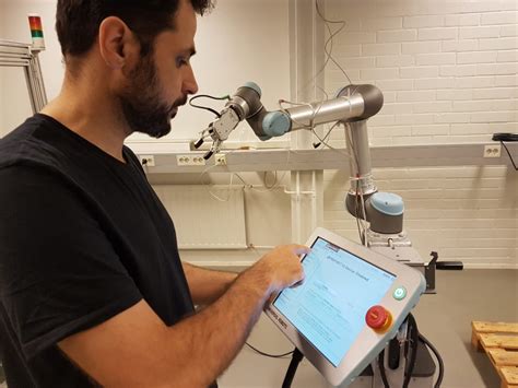 hand experience  collaborative robot  related technologies