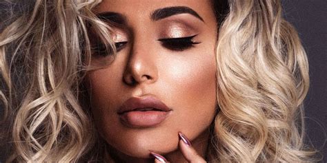 Huda Kattan Is Launching 3d Highlighter Palettes To Take Your Glow To