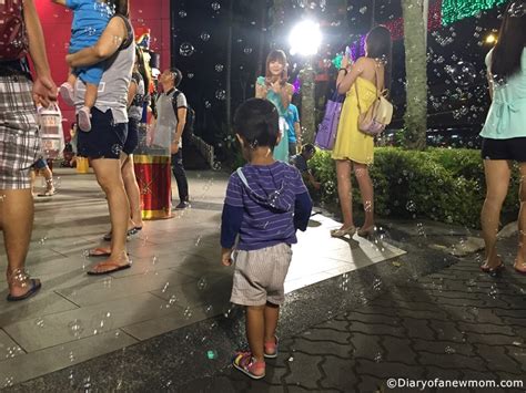 snowy bubbly show  amk hub singapore diary    mom