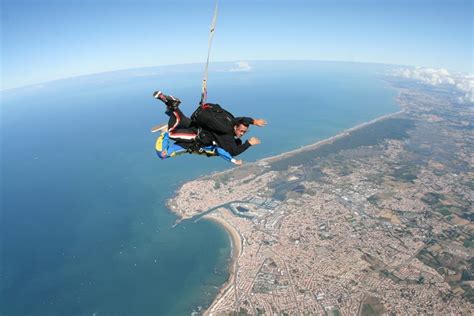 saut en parachute sables d olonne paragliding vacation skydiving