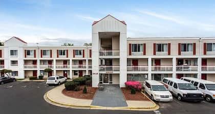 hotels  charlotte airport clt airport hotels   airport