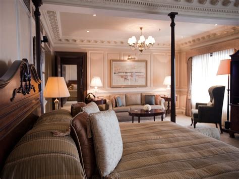 indulge  luxury served  style   taj mahal hotel  delhinew