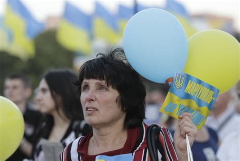 Ukraine Crisis Cease Fire Talks Begin Between Rebels And Government In