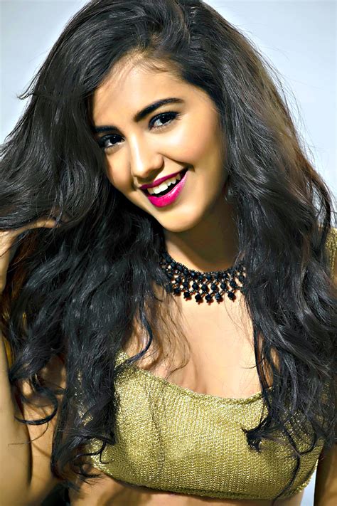 Malavika Sharma Film Actress Latest Beautiful Photo Shoot Images