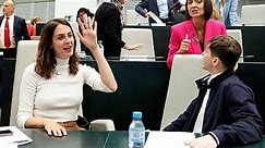 Enganchón en el ayuntamiento de Madrid: Almeida defiende a Vox y Rita Maestre acaba expulsada del pleno