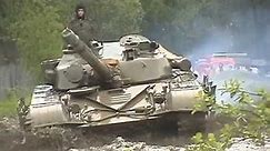 Tank T-72 jízda v terénu a interier