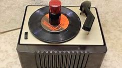 RESTORED VINTAGE 1953 RCA 45 RPM MODEL 45EY2 RECORD PLAYER