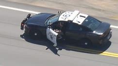 Un homme se tue en sautant d'une voiture de police volée en Californie