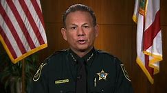 Tapper questions sheriff's 'amazing leadership'