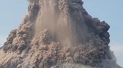 Krakatoa volcano explodes: spectacular huge eruption two months before 2018 tsunami