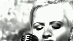 The Cranberries: A sweet and lingering fruit of the 90s | Ents & Arts News | Sky News