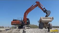 HITACHI 350 EXCAVATOR DIGGING and LOADING GRAVEL #hitachi #excavator #digger #heavyequipment