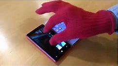 Nokia Lumia 820 WP8 and sensitivity test vs iPhone 5 with gloves